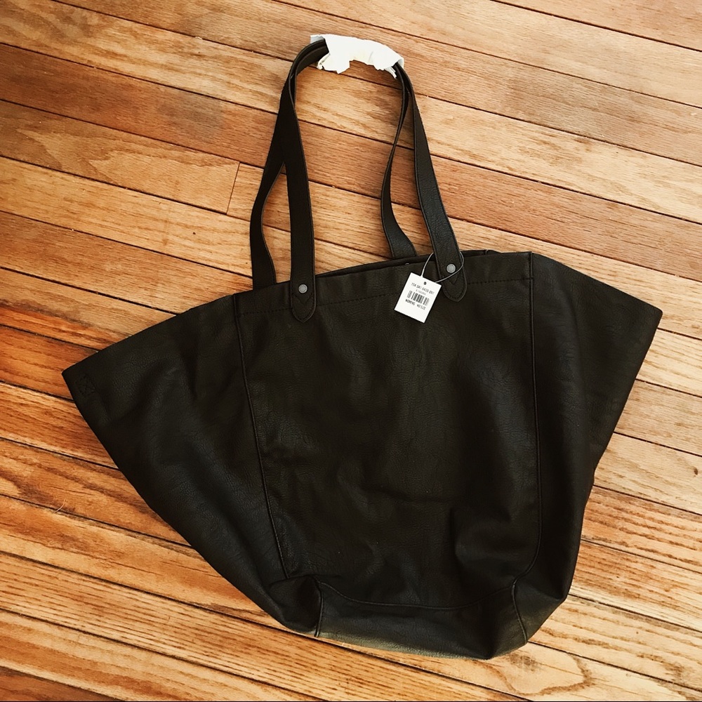 NWT Abercrombie & Fitch Black Faux Leather Bag